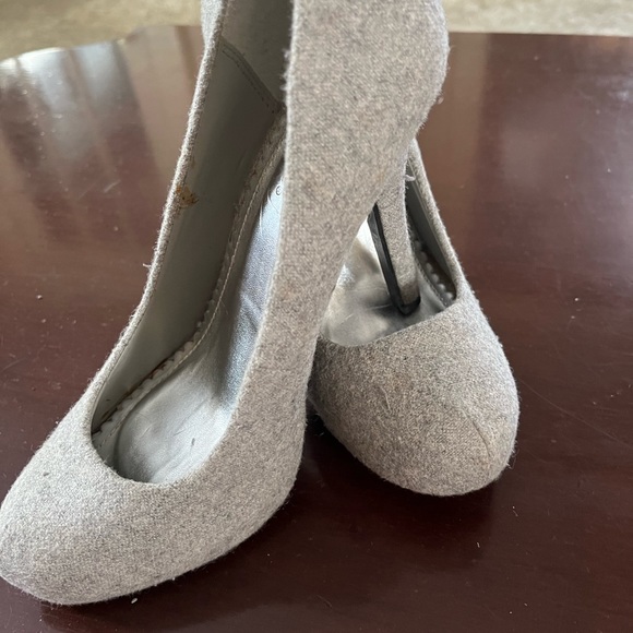 Fusion gray platform rounded toe heels.  Suede-like. Size 7.5. - Picture 2 of 8